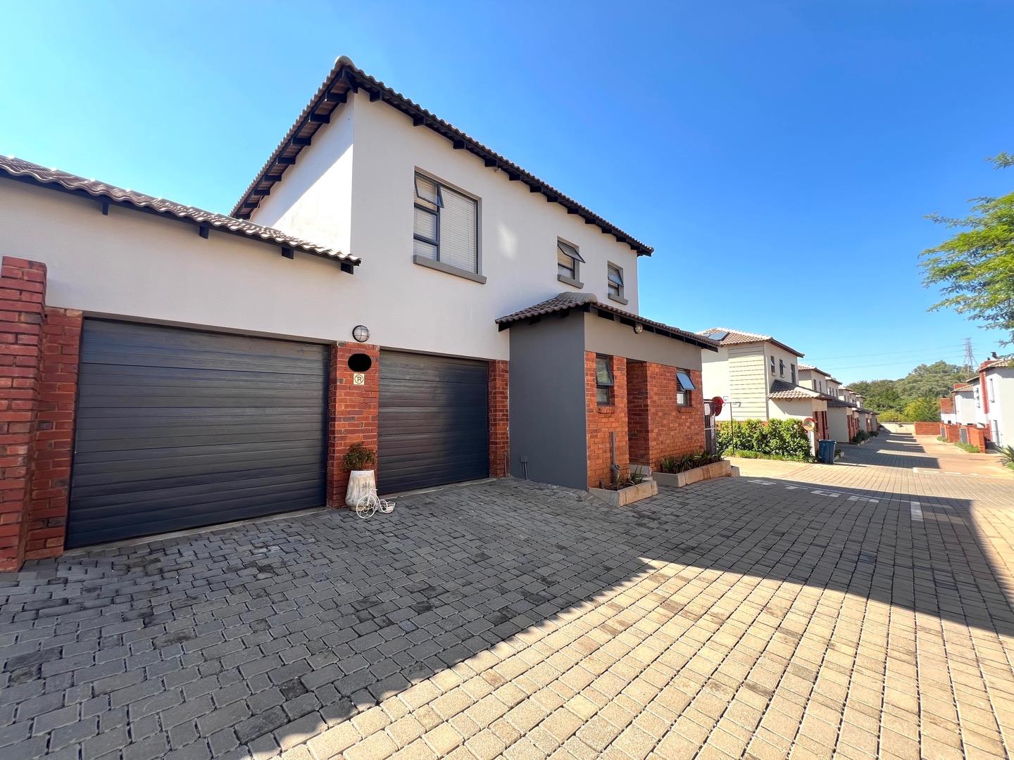 3 Bedroom Townhouse for sale in Olympus AH Bridgefield, 5x0