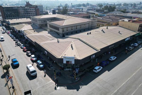 Shopping Centre, York Street, For Sale R107.5m

Floor area 5 146 m2 @ R21 000 per m2 = ...