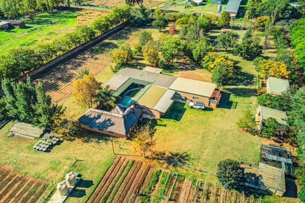 Escape to the country and live out your &quot;farm life&quot; dream, with this ...