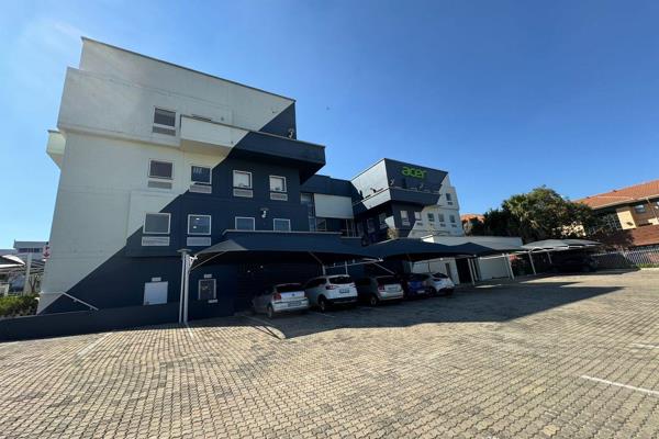 This beautiful modern building, located in the heart of Sunninghill, offers easy access ...