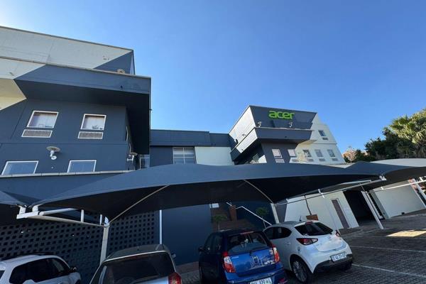 This beautiful modern building, located in the heart of Sunninghill, offers easy access ...