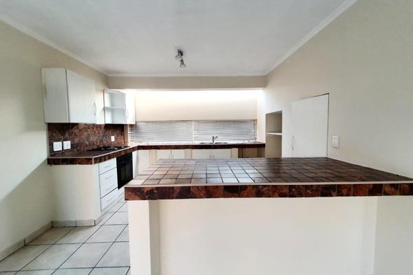 Sunny duplex property available in Elspark, Boksburg. The property consists of two bedrooms and one full bathroom. The front door leads ...