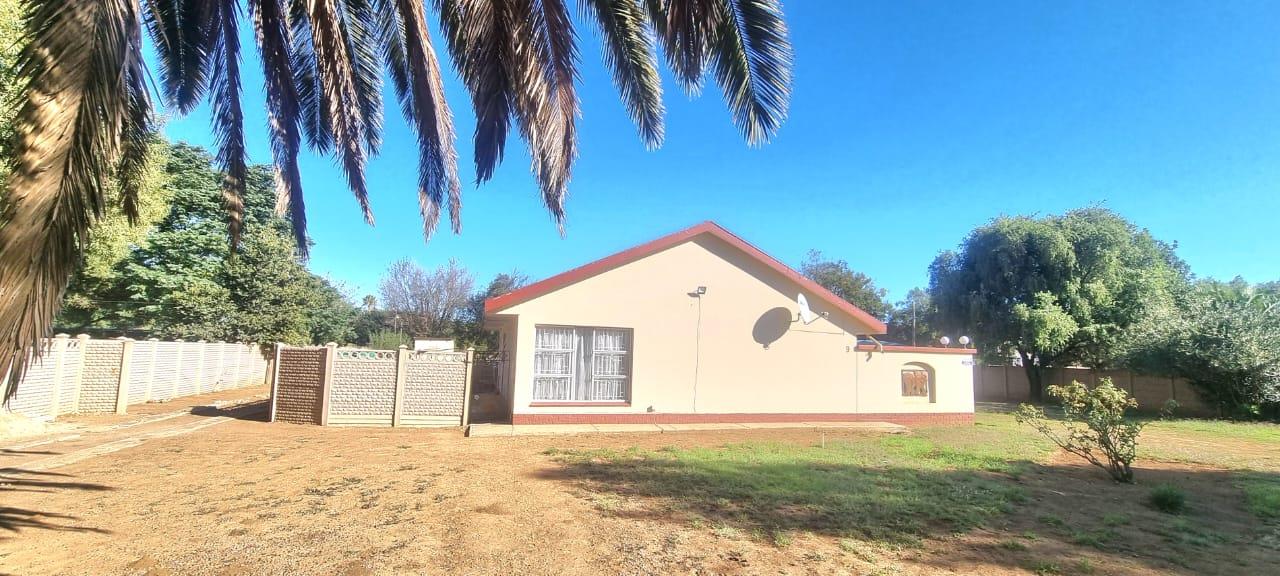 3 Bedroom House for sale in Lichtenburg P24114354904