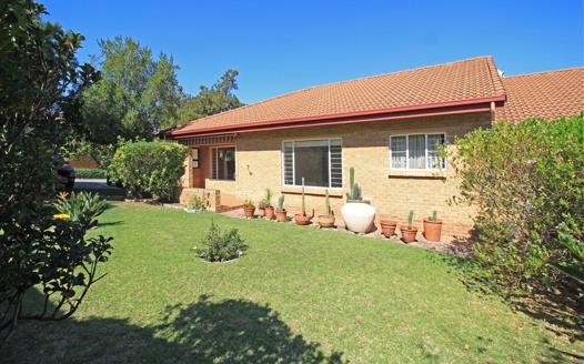 2 Bedroom House for sale in Douglasdale