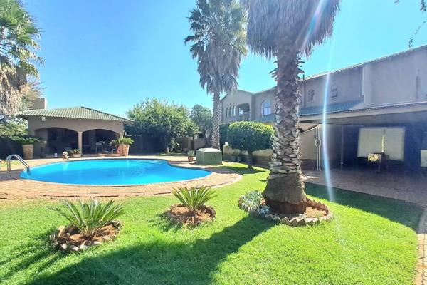 2.2 ha Agricultural holding with business rights for sale in the Vaal Triangle.

This property is all you need and MORE!!

Spacious ...