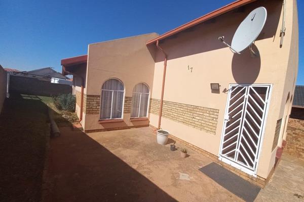 This neat property is offering:
Three Bedrooms
Two Bathrooms
Lounge / TV ...