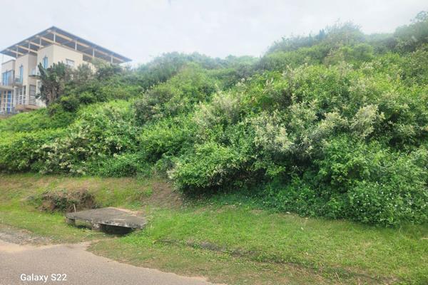 Nestled on Seaview drive we find a 1012m2 piece of land for sale on the North coast by ...