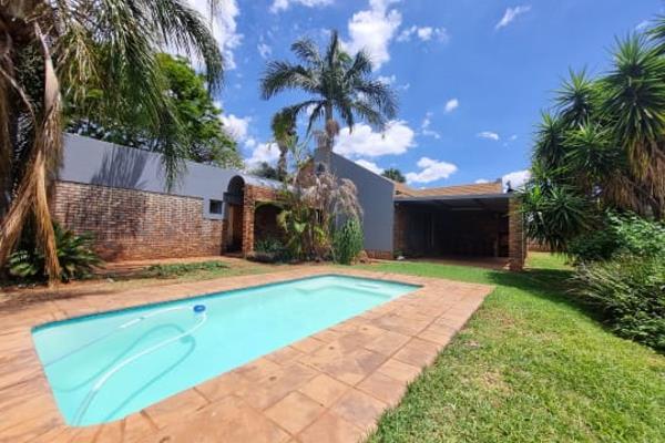 Are you searching for the perfect family home in Pretoria North? Look no further! This beautiful 3 bedroom house is an excellent ...