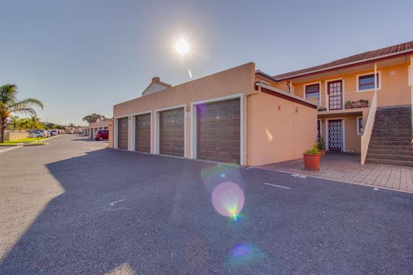 NEW EXCLUSIVE SOLE MANDATE

Ground Floor Unit in Durbanville Central.

Bedrooms: 2 (Built-in Cupboards) 

Bathroom: 1 ...