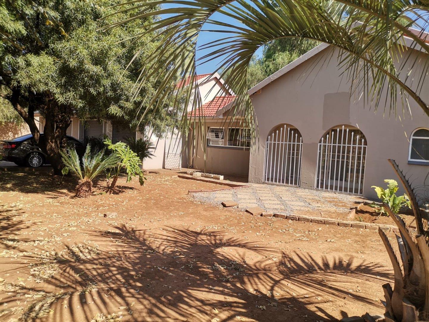 3 Bedroom House for sale in Three Rivers East P24114361012