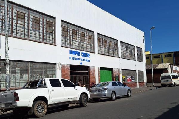 This double storey Industrial building in Melbourne Road in Congella is on an erf size of 616m&#178; and has two ground floor units of ...