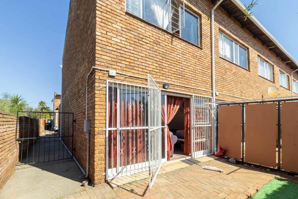 FOR SALE: Beautiful Duplex Apartment in Casseldale, Springs

Convenience meets comfort in this stunning duplex apartment nestled in ...