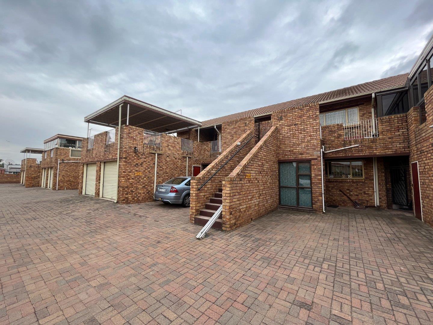 2 Bedroom Apartment / flat for sale in Beyers Park P24114362948