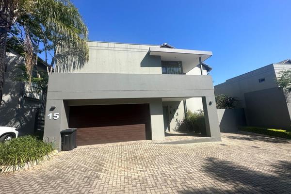 This classic home is situated in the quiet suburb of Menlo Park, within walking distance from Laerskool Menlopark and Hoerskool ...