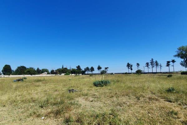 This vacant stand is an ideal location to build your dream home. The stand is connected to electricity, making it easier for future ...