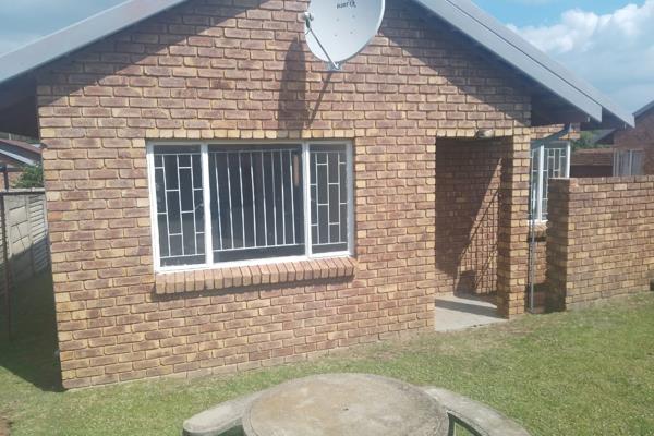 A 2 bedroom townhouse with fitted cabinets is available for sale in the Kempton park suburb . This luxurious townhouse has an open ...