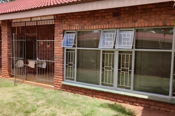 Nestled in the heart of Mookgophong, this charming 3-bedroom townhouse is ready to welcome you home. Picture yourself preparing ...