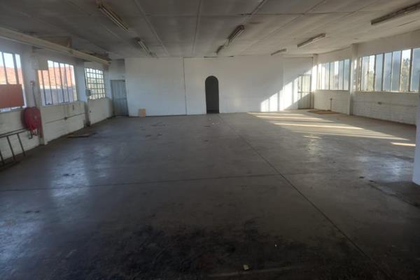 3 floors of approx 350m2 on each floor. Situated right in the middle of Germiston South Industrial hub,this building is still intact. ...