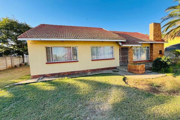 This three-bedroom house has beautiful wooden floors. A Cosy living area that includes a dining room and lounge. A Well-equipped ...