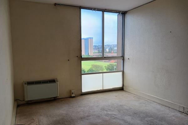 Reduced shareblock 64m2 flat for residents over 55 years of age.

This unit comes with an undercover parking bay.     The double room ...