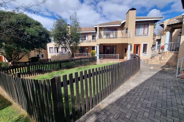 2 beds 2 bathrooms single a storey townhouse at the centre of Fourways and Paulshof is up for sale

The unit is 89 square meters ...