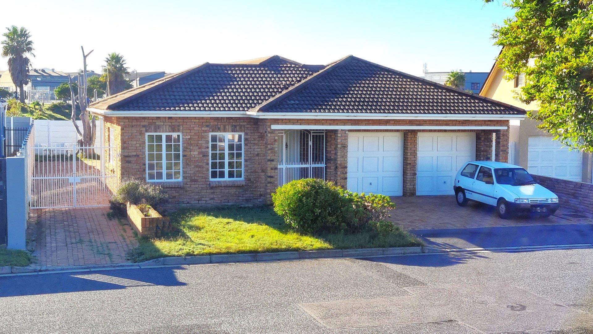 3 Bedroom House for sale in Elfindale P24114375308