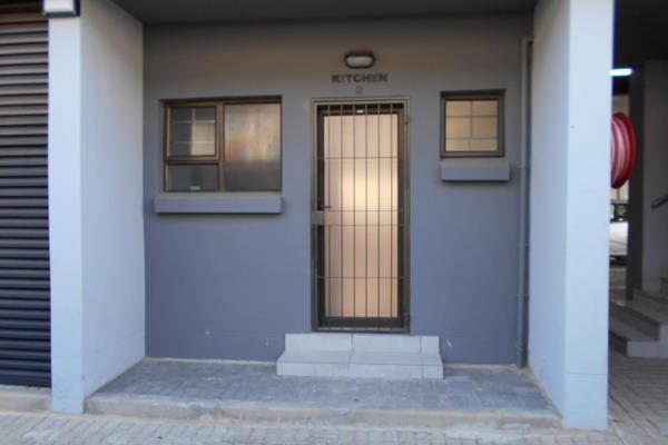 Bachelor flat to let in bo-dorp, Polokwane.

Available 1 December 2024.

This outstanding fully tiled and modern apartment has a big ...