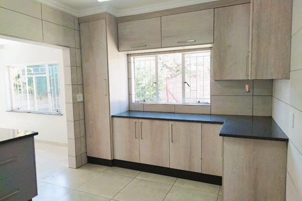 A very neat and attractive house not far from Pretoria CBD:
- 3 bedrooms all with built in cupboards.
- 2 bathrooms.
- Laundry ...