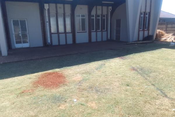 Church building in Brakpan, with ablutions.
Attached is a 2 bedroom and 1 bathroom flatlet.
Also, smaller hall that can accommodate ...