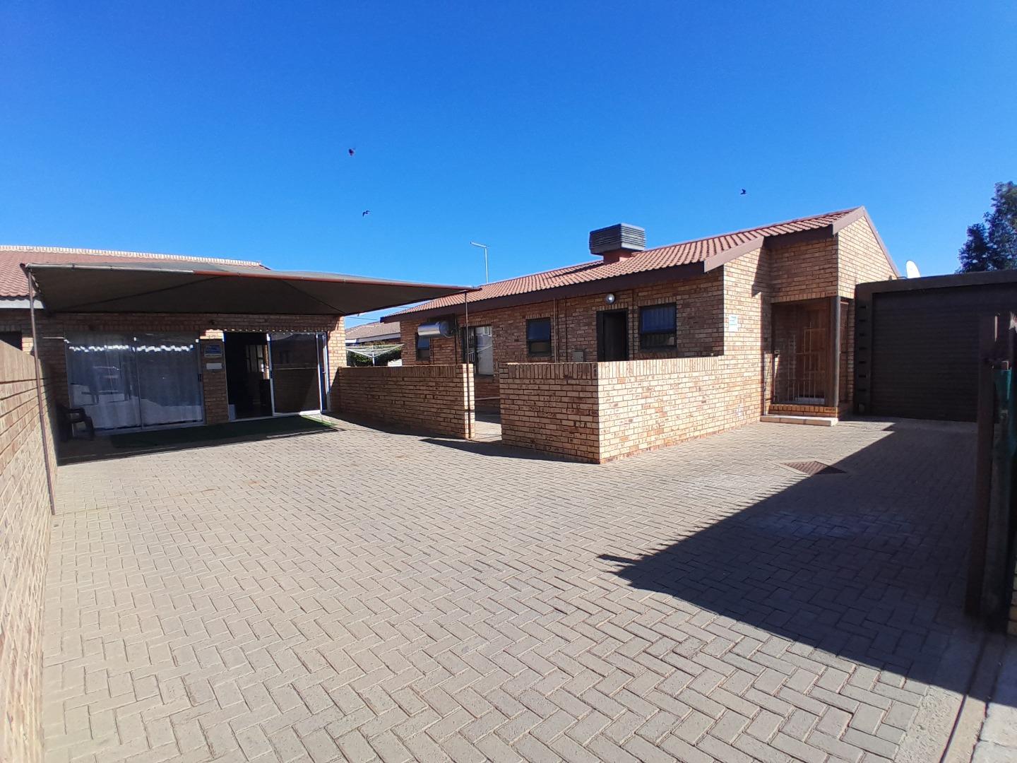 Townhouses for sale in Kimberley Kimberley Property