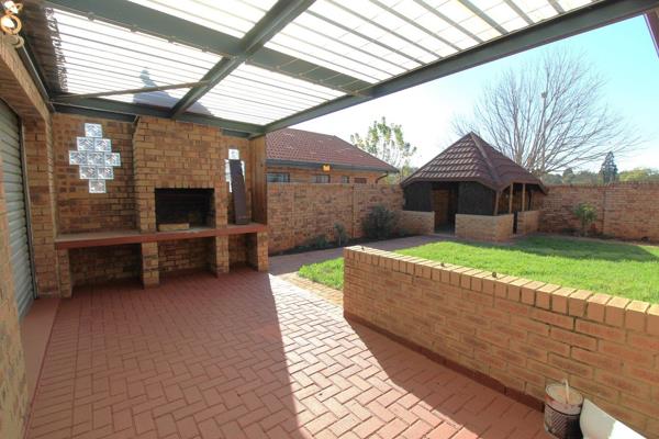 Immaculate face brick cluster is situated in a popular complex near varies shopping ...