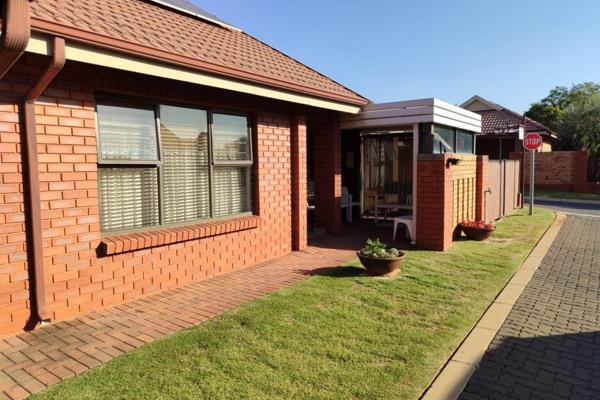 3 Bedroom Simplex for Sale in Eldoraigne Retirement Estate

This beautiful 3-bedroom ...