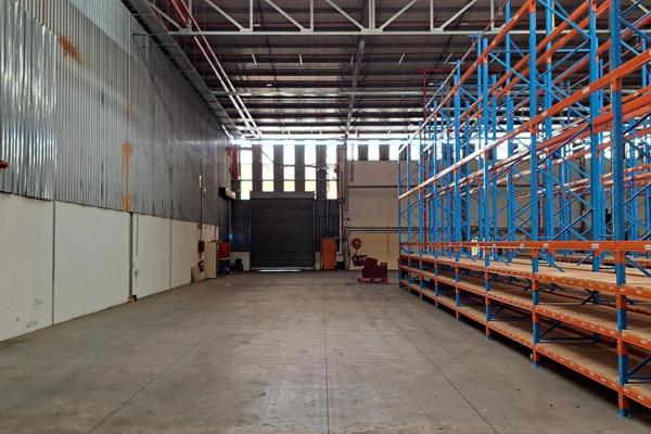 This distribution facility is situated in a secure, well managed industrial complex. 
* 12m height
* Multiple roller doors
* Sprinkler ...