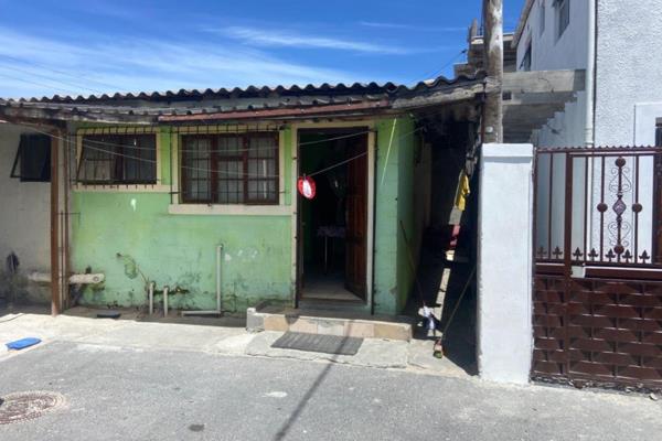 All offers from r199&#160;000 shall be considered!!! 

Icon Property Group &#160;present this&#160;2-bedroom house located in the ...