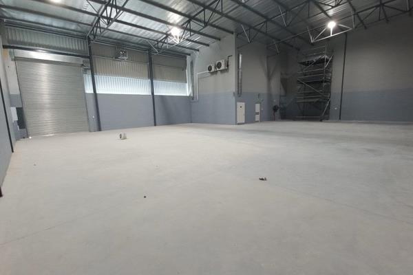 This 436m2 A grade warehouse is to rent in Stonewood  just off of Okavango road.  The ...