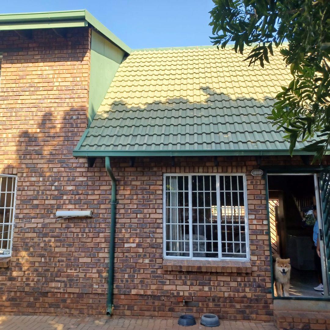 3 Bedroom Townhouse to rent in Weavind Park P24114381931