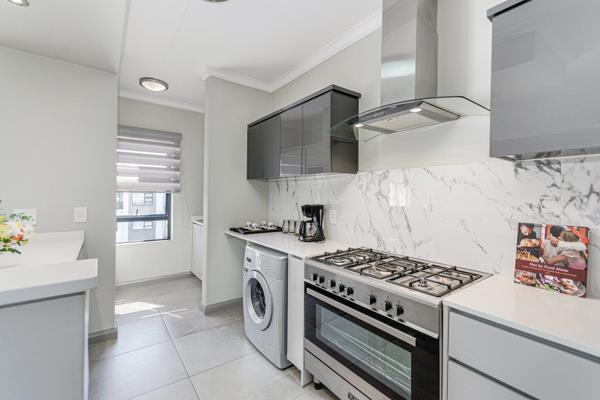 Luxurious 2 Bedroom Apartment for Sale in Carlswald

This luxurious top floor ...