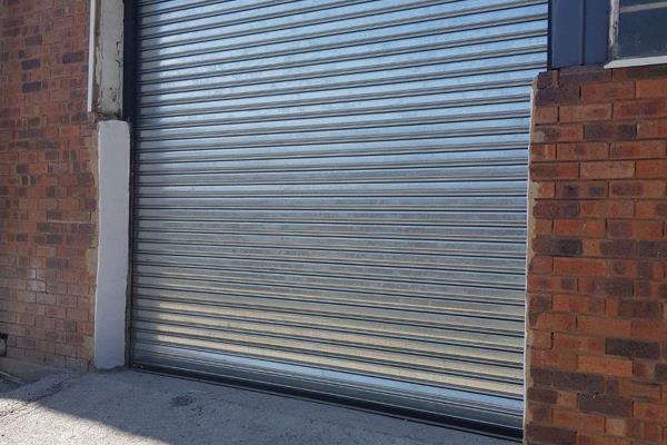 250 Squares open space with roller shutter door.  Toilet in unit and basin


Availability: 2025-03-01