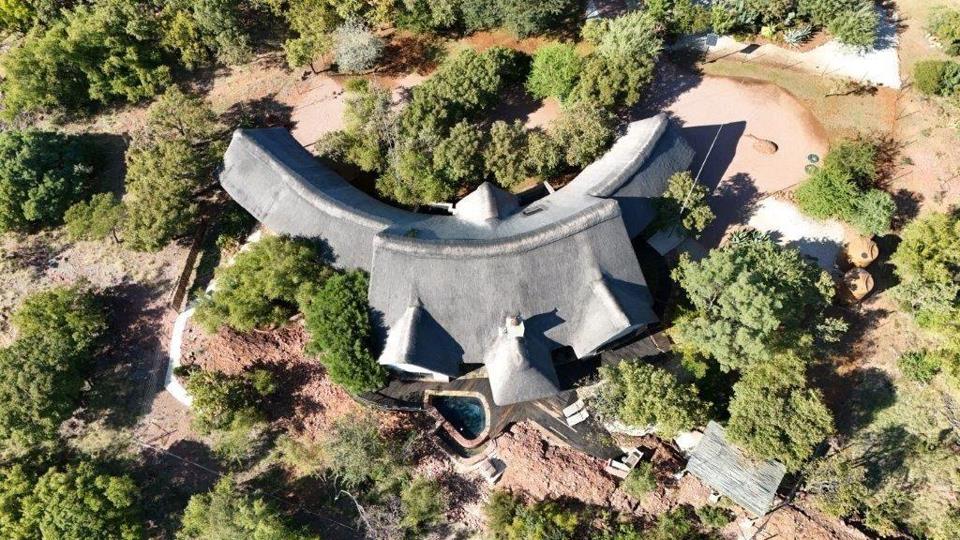 6 Bedroom House for sale in Intaba-Indle Wilderness Estate - P24-114382639