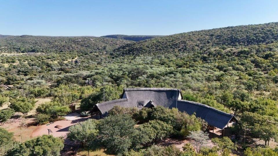 6 Bedroom House for sale in Intaba-Indle Wilderness Estate - P24-114382639