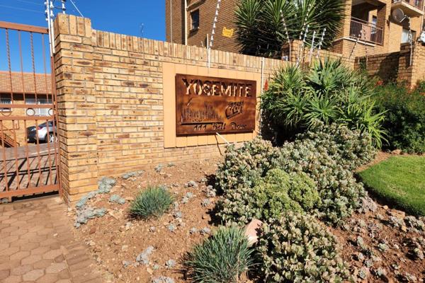 This lovely Apartment is situated in Noordheuwel in a well maintained and secured ...