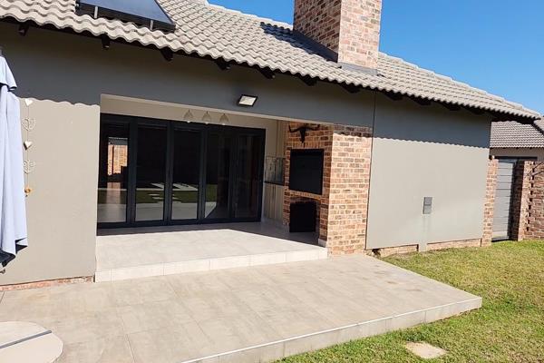 This neat and well maintained property is situated In Nelspruit Ext 14 in Lowveld Country Manor, walking distance from Steiltes Spar. ...