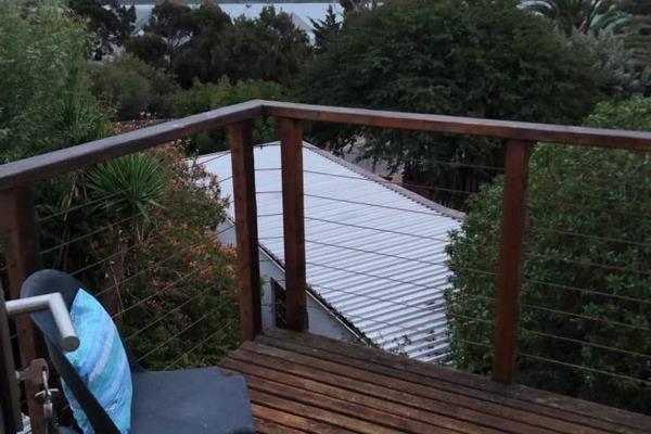 Fully furnished studio apartment in Imhoff gift Estate, available 1 June.

24 hour access control ,in beautiful tranquil surroundings. ...