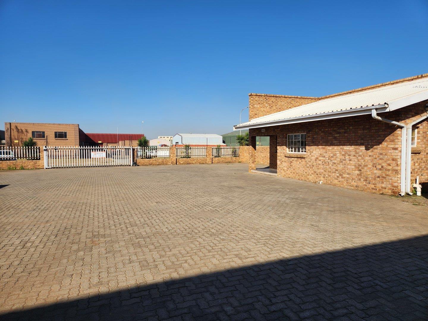 Industrial property for sale in Sasolburg Industrial Zone 2 - P24-114387161