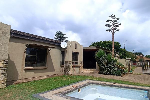 UNIT 1 -  Beautiful 2 Bedroom Sectional Title unit for Sale in Vredefort - These units are luxurious and very affluent, they can be ...