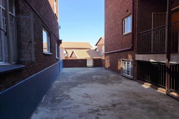 1-Bedroom Apartment in Edleen, Kempton Park

Welcome to your new home or investment opportunity! This cozy 1-bedroom flat, situated ...