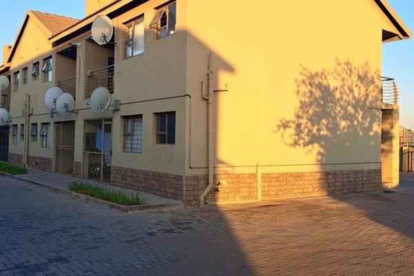 Welcome to your new home in the vibrant heart of Vanderbijlpark. This beautifully designed 2-bedroom flat offers contemporary living ...