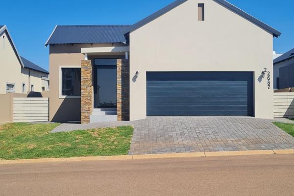 Beautifully designed free standing home set in secure safe  Goldenfields Estate.
This ...