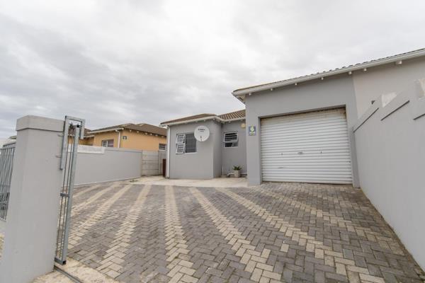 Don&#39;t miss out on this opportunity to own your own home!

Modern 2 bedroom, 1 bathroom house with open plan kitchen and lounge/TV ...