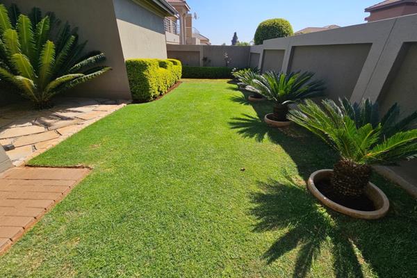 Presenting a welcoming 3-bed, 3-bath family home in the highly sought-after Montana Park suburb of Pretoria. This well-maintained ...